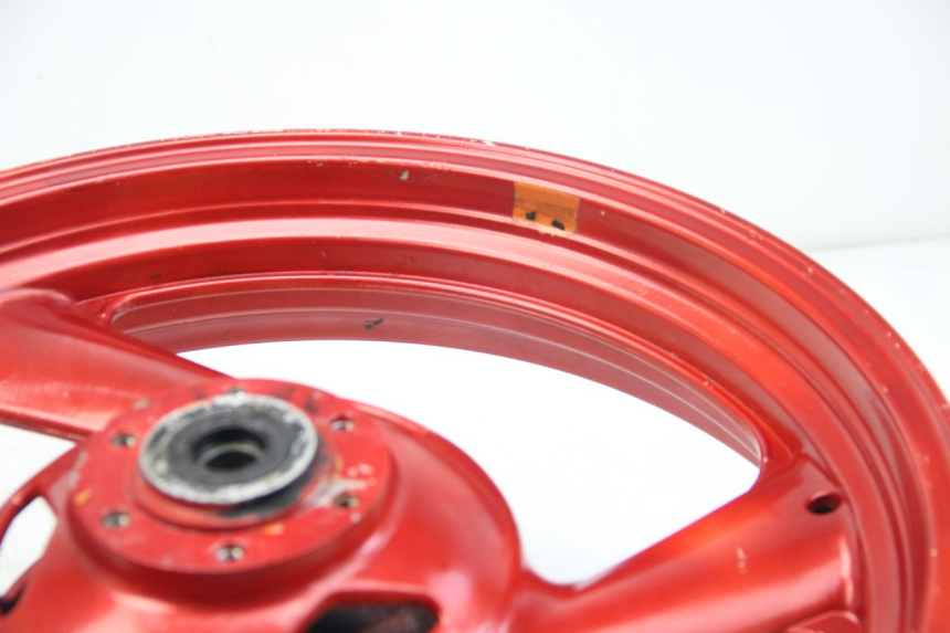 photo de PAR LLANTA YAMAHA FZS FAZER 600 (2001 - 2003) - Primer plano técnico