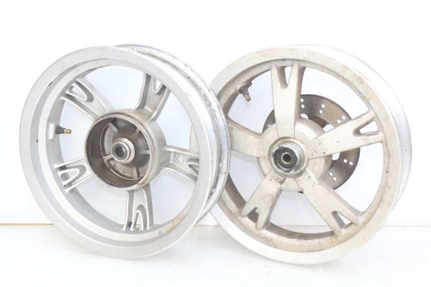 photo de PAR LLANTA PEUGEOT KISBEE 2T 50 (2010 - 2017) - Detalle de la pieza