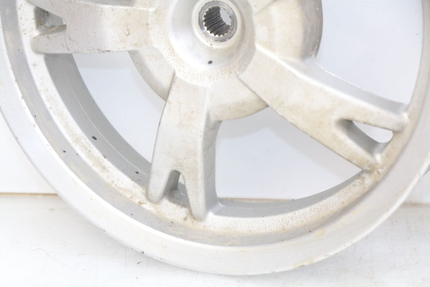 photo de PAR LLANTA PEUGEOT KISBEE 2T 50 (2010 - 2017) - Zoom sobre los componentes