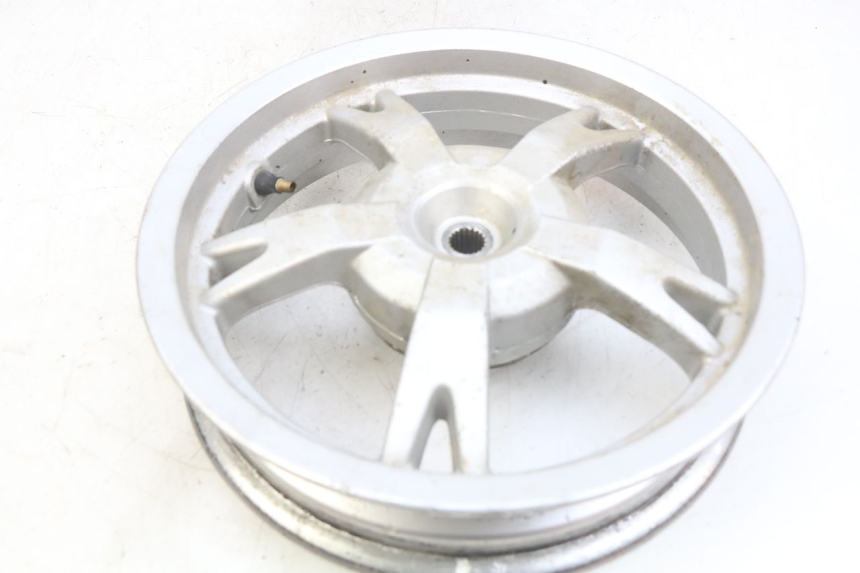 photo de PAR LLANTA PEUGEOT KISBEE 2T 50 (2010 - 2017) - Detalles de los puntos de fijación