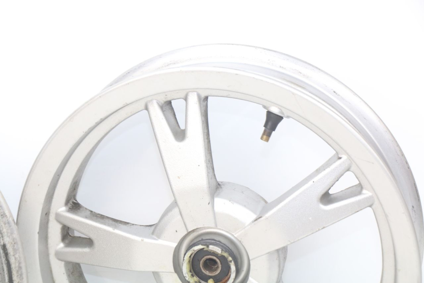 photo de PAR LLANTA PEUGEOT KISBEE 4T 50 (2010 - 2017) - Características distintivas