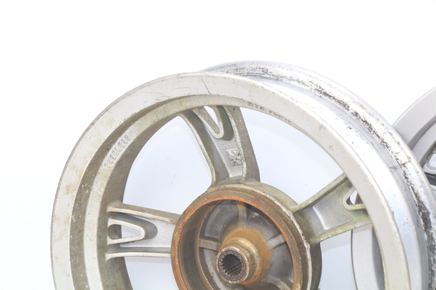 photo de PAR LLANTA PEUGEOT KISBEE 4T 50 (2010 - 2017) - Otra perspectiva