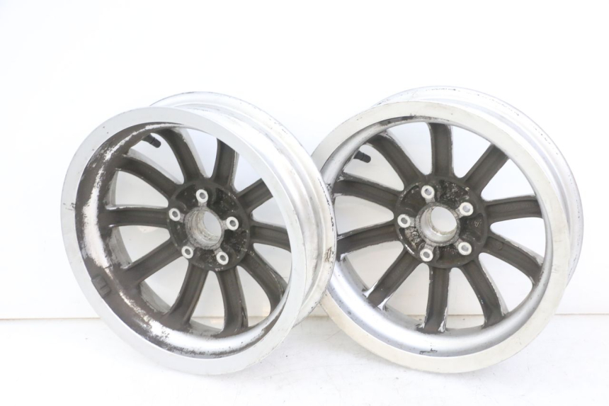 photo de PAR DE LLANTAS PIAGGIO MP3 LT 300 (2010 - 2016) - Zoom sobre los componentes