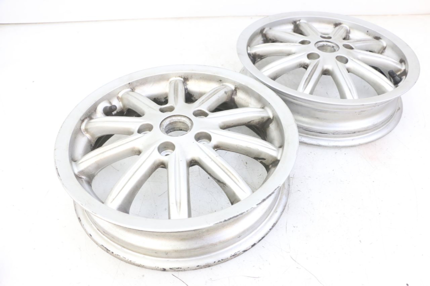 photo de PAR DE LLANTAS PIAGGIO MP3 LT 300 (2010 - 2016) - Otra perspectiva