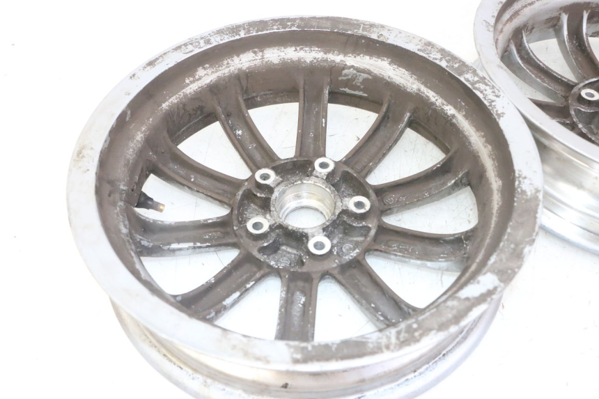 photo de PAR LLANTA PIAGGIO MP3 LT 300 (2010 - 2016) - Zoom estado de uso