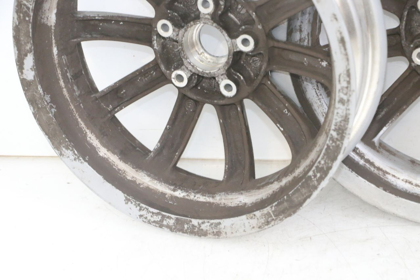 photo de PAR LLANTA PIAGGIO MP3 LT 300 (2010 - 2016) - Recambio usado revisado