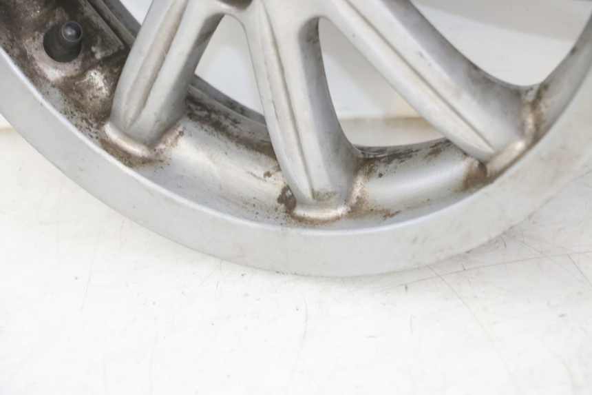 photo de PAR LLANTA PIAGGIO MP3 LT 300 (2010 - 2016) - Primer plano de alta resolución