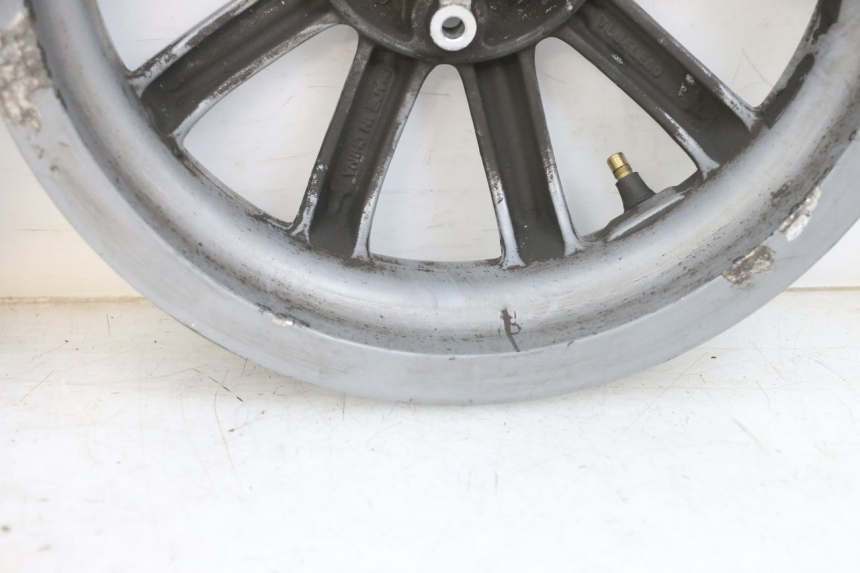 photo de PAR LLANTAS PIAGGIO MP3 RL 250 (2006 - 2010) - Zoom sobre los componentes