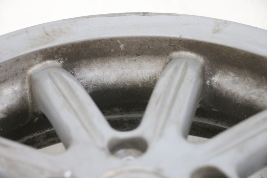 photo de PAR LLANTAS PIAGGIO MP3 RL 250 (2006 - 2010) - Detalles de los puntos de fijación