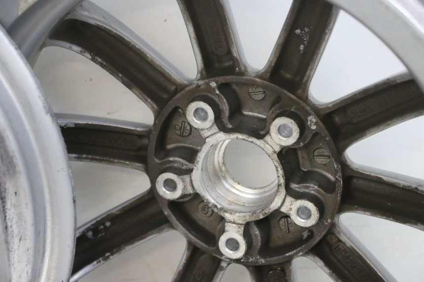 photo de PAR LLANTAS PIAGGIO MP3 RL 250 (2006 - 2010) - Enfoque en la estructura