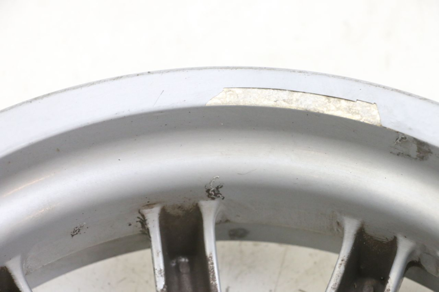 photo de PAR LLANTAS PIAGGIO MP3 RL 250 (2006 - 2010) - Detalles de los puntos de fijación