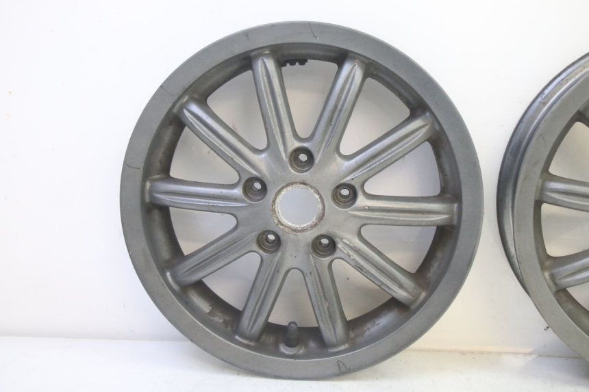 photo de PAR LLANTAS PIAGGIO MP3 125 (2006 - 2014) - Zoom sobre los componentes