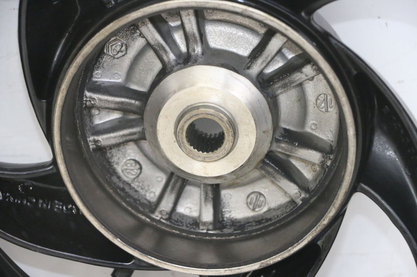 photo de PAR LLANTAS PIAGGIO NEW TYPHOON 50 (2018 - 2021) - Enfoque en la estructura