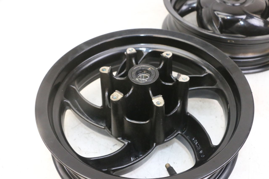 photo de PAR LLANTAS PIAGGIO NEW TYPHOON 50 (2018 - 2021) - Zoom estado de uso