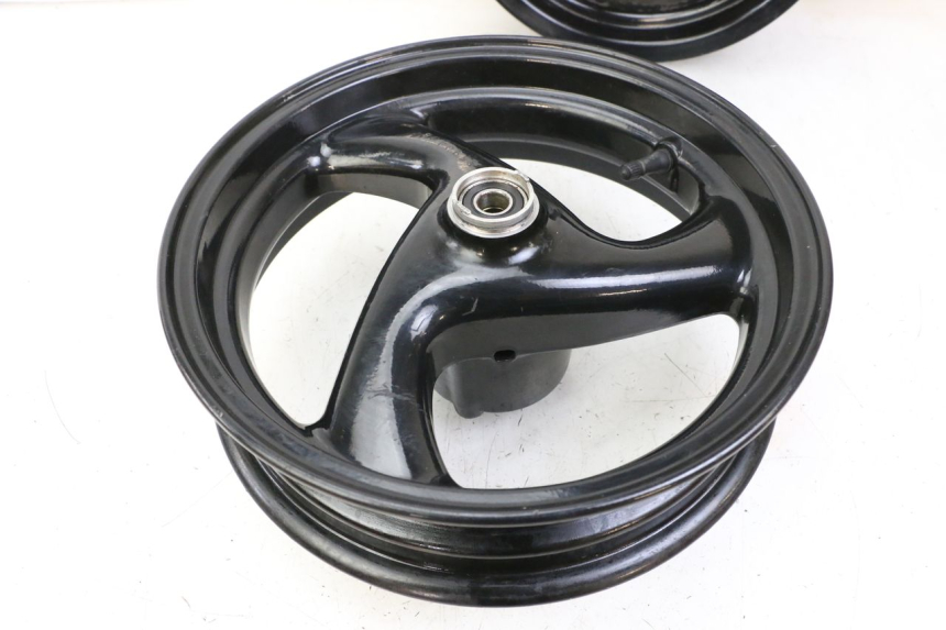 photo de PAR LLANTAS PEUGEOT ELYSTAR 50 (2002 - 2014) - Características distintivas