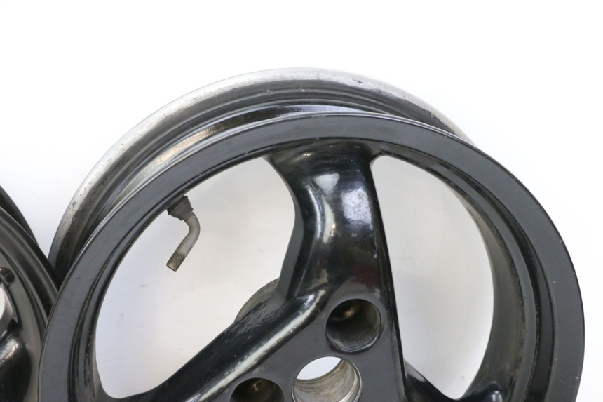 photo de PAR LLANTAS PEUGEOT ELYSTAR 50 (2002 - 2014) - Enfoque en la estructura