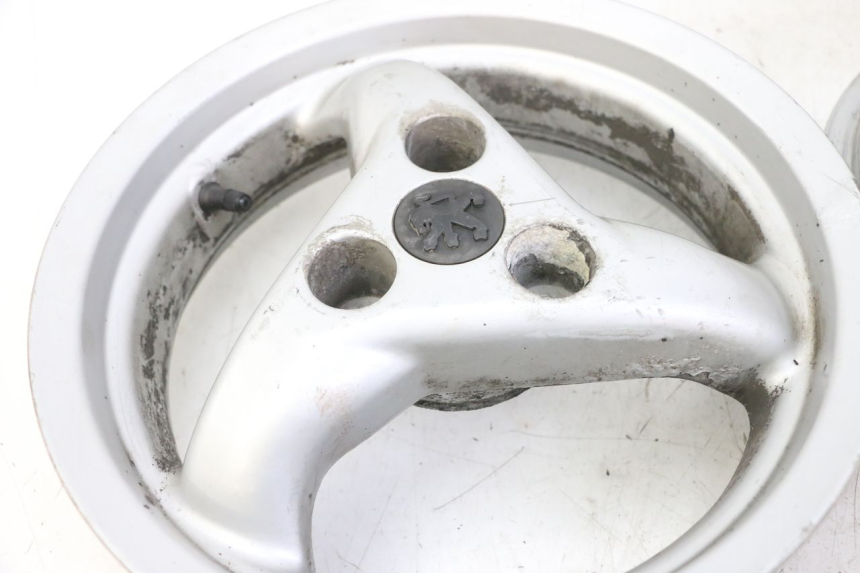 photo de PAR LLANTAS PEUGEOT ELYSTAR 50 (2002 - 2014) - Estado de la superficie y material