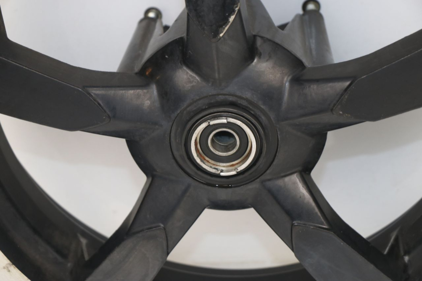 photo de PAR LLANTAS PEUGEOT SATELIS 125 (2006 - 2009) - Enfoque en la estructura