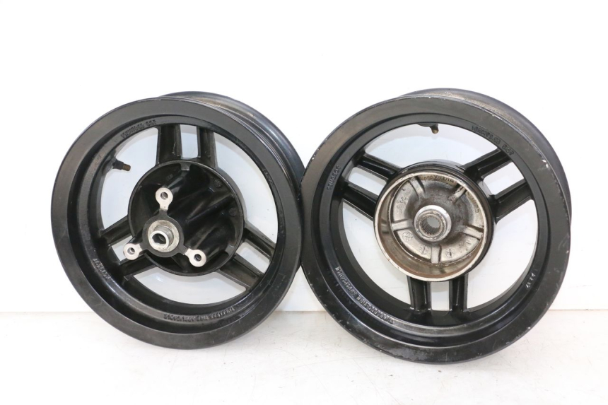 photo de PAR LLANTAS PEUGEOT STREETZONE I 2T 50 (2018 - 2020) - Zoom sobre los componentes