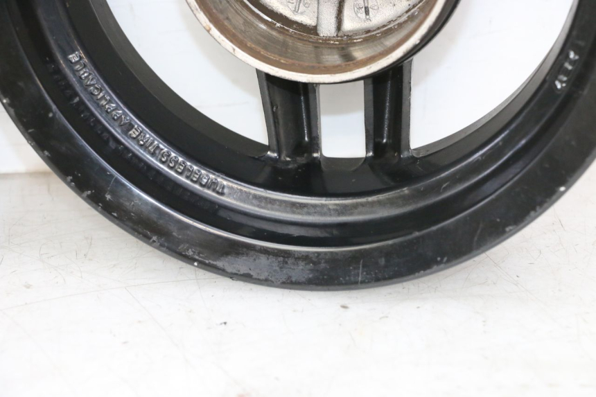 photo de PAR LLANTAS PEUGEOT STREETZONE I 2T 50 (2018 - 2020) - Detalle de la pieza