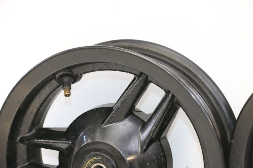 photo de PAR LLANTAS PEUGEOT STREETZONE I 2T 50 (2018 - 2020) - Recambio usado revisado