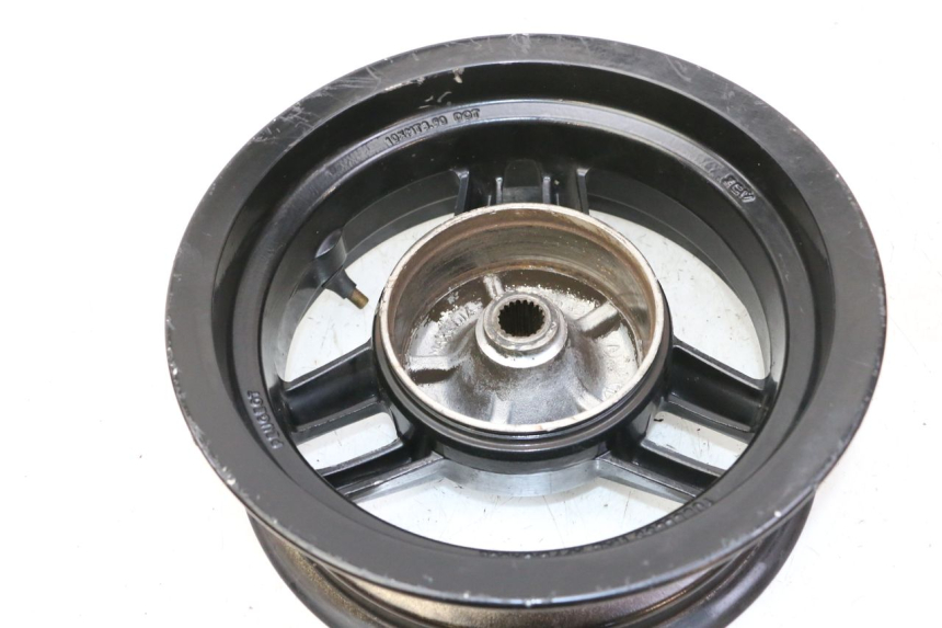 photo de PAR LLANTAS PEUGEOT STREETZONE I 2T 50 (2018 - 2020) - Primer plano técnico