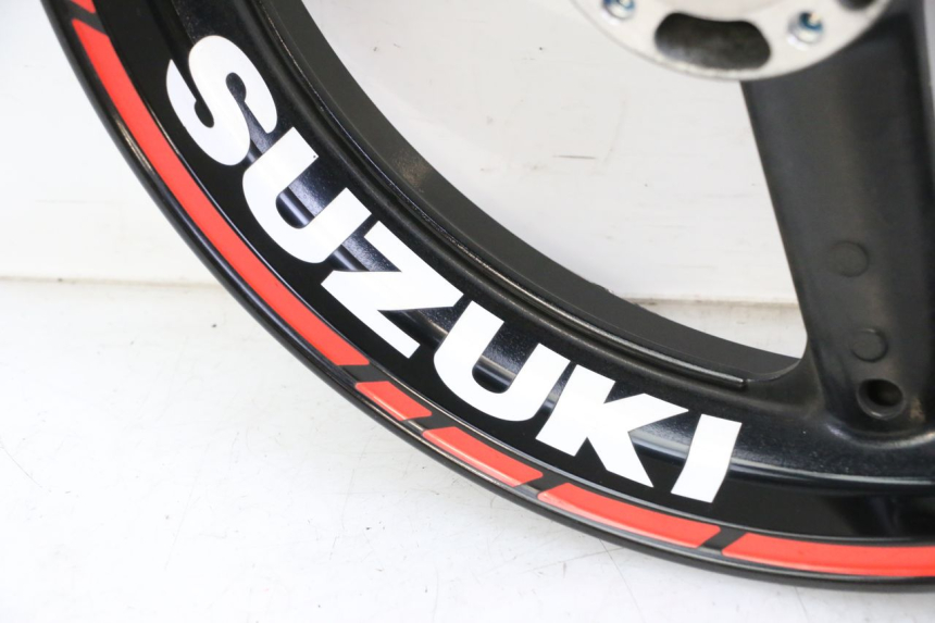 photo de PAR LLANTAS SUZUKI SV S 650 (2003 - 2009) - Características distintivas