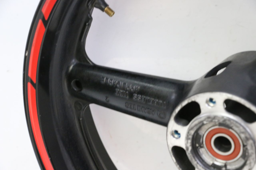 photo de PAR LLANTAS SUZUKI SV S 650 (2003 - 2009) - Primer plano de alta resolución