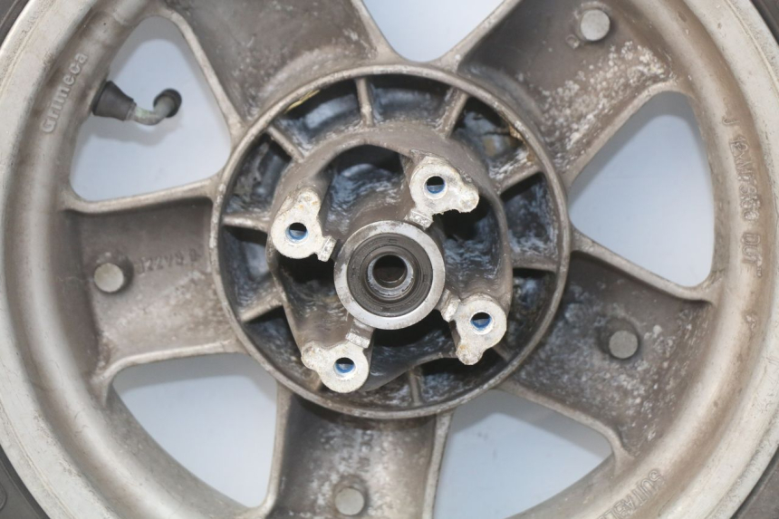 photo de PAR LLANTAS YAMAHA YP MAJESTY 125 (2002 - 2006) - Estado de la superficie y material