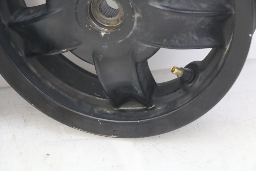 photo de PAR LLANTA PIAGGIO ZIP 4T 50 (2018 - 2020) - Enfoque en la estructura