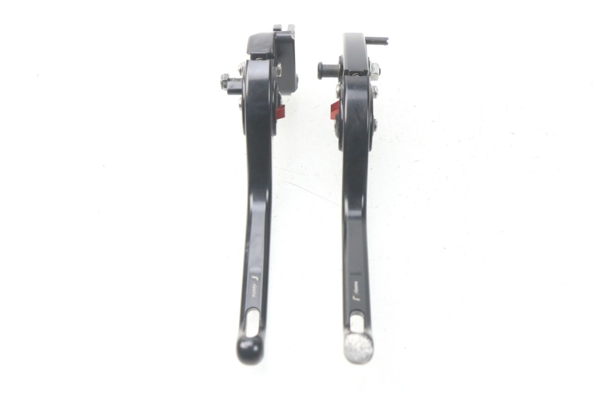 photo de  MANETA FRENO KAWASAKI Z Z900 900 (2017 - 2019) - Estado de la superficie y material