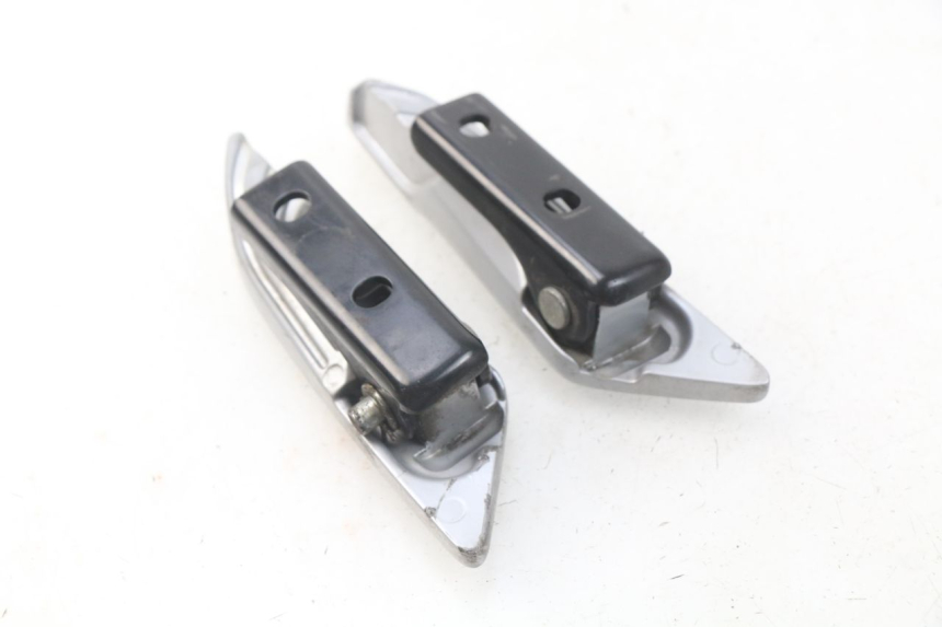 photo de PAR SOPORTE ESTRIBERA TRASERO  PIAGGIO LIBERTY IGET 4T 50 (2015 - 2020) - Zoom estado de uso