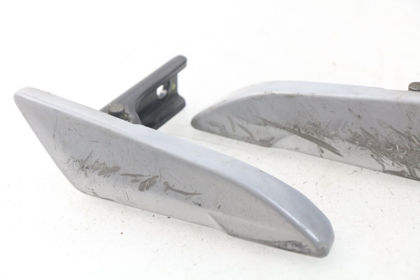 photo de PAR SOPORTE ESTRIBERA TRASERO  PIAGGIO LIBERTY IGET 4T 50 (2015 - 2020) - Primer plano técnico