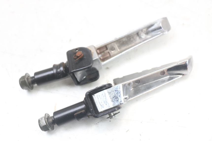 photo de PAR SOPORTE ESTRIBERA TRASERO  MASH LEGEND'R 4T 50 (2021 - 2025) - Vista general del producto