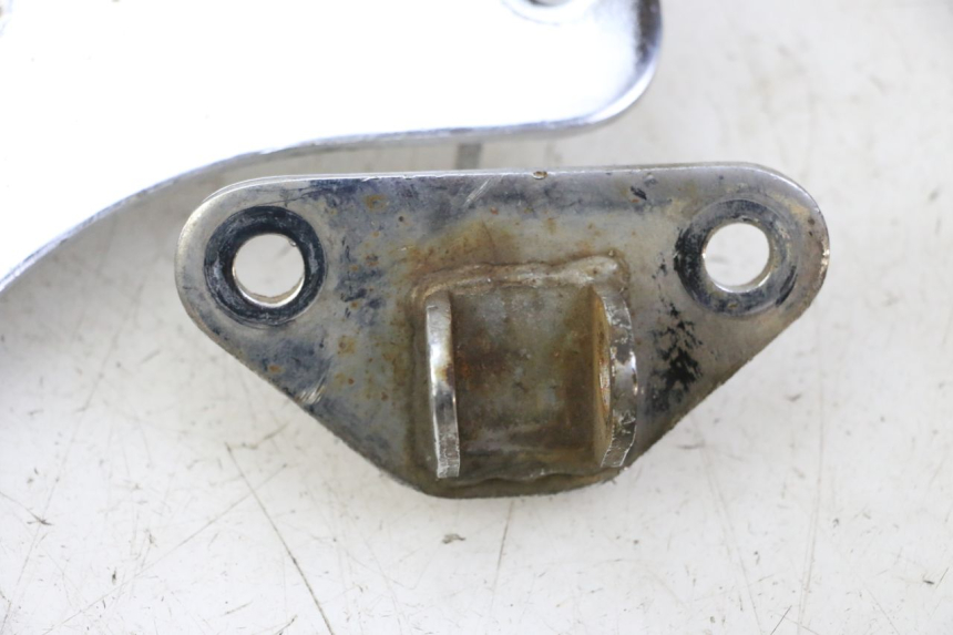 photo de PAR SOPORTE ESTRIBERA DELANTERO HYOSUNG GV AQUILA 125 (2000 - 2009) - Estado de la superficie y material