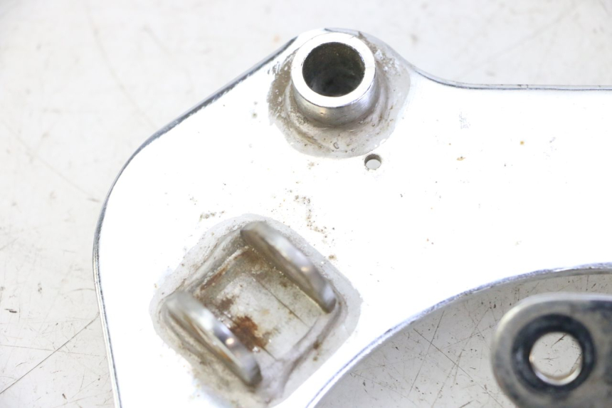 photo de PAR SOPORTE ESTRIBERA DELANTERO HYOSUNG GV AQUILA 125 (2000 - 2009) - Marcados y referencias originales