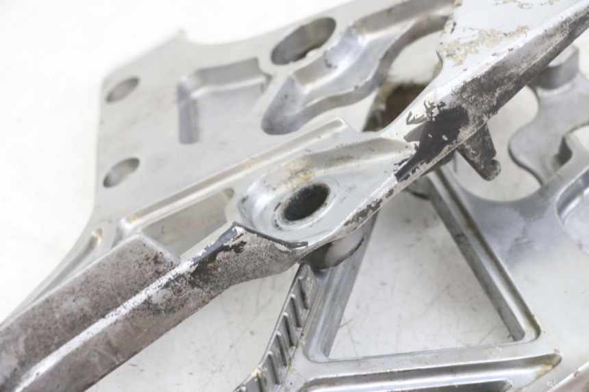 photo de PAR PLATINA DELANTERA DEL PIE YAMAHA FJ 3CX 1200 (1986 - 1996) - Zoom estado de uso