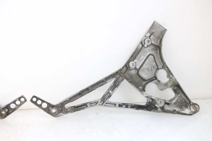 photo de PAR PLATINA DELANTERA DEL PIE YAMAHA FJ 3CX 1200 (1986 - 1996) - Otra perspectiva