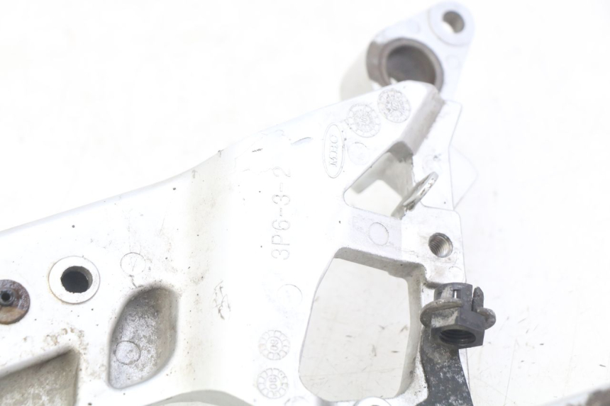 photo de PAR PLATINA DELANTERA DEL PIE YAMAHA FJR ABS 1300 (2006 - 2012) - Otra perspectiva