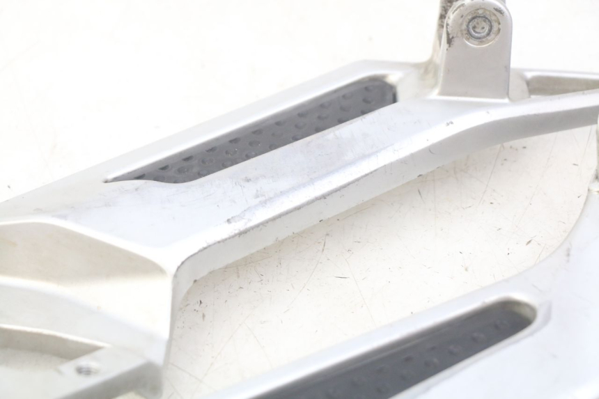 photo de PAR PLATINA DELANTERA DEL PIE YAMAHA FJR ABS 1300 (2006 - 2012) - Vista general del producto