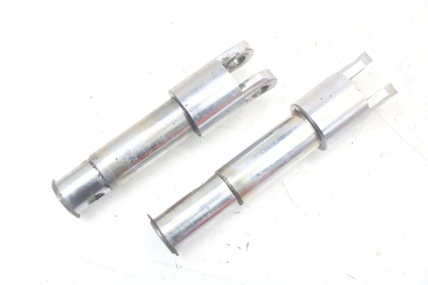 photo de PAR SOPORTE ESTRIBERA DELANTERO HARLEY DAVIDSON SPORTSTER XL CUSTOM 883 (1999 - 2006) - Zoom estado de uso