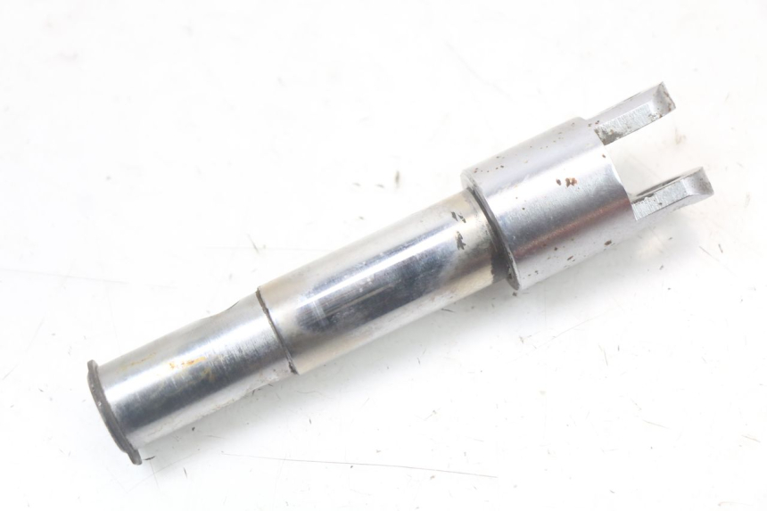 photo de PAR SOPORTE ESTRIBERA DELANTERO HARLEY DAVIDSON SPORTSTER XL CUSTOM 883 (1999 - 2006) - Detalles de los puntos de fijación