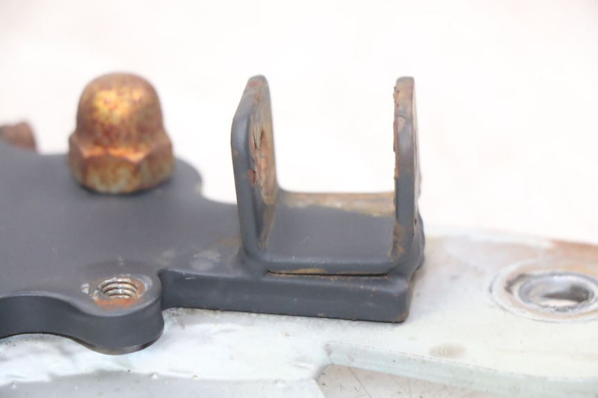 photo de PAR PLATINA DELANTERA DEL PIE YAMASAKI RAPTOR 50 (2013 - 2018) - Detalles de los puntos de fijación