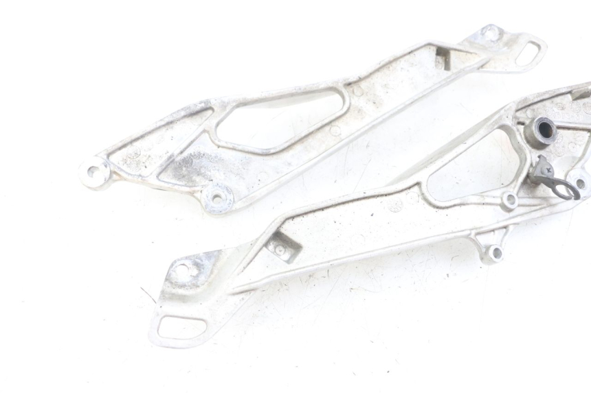 photo de PAR PLATINA DELANTERA DEL PIE YAMAHA TDM ABS 900 (2002 - 2014) - Zoom estado de uso