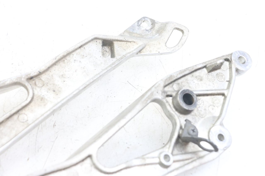 photo de PAR PLATINA DELANTERA DEL PIE YAMAHA TDM ABS 900 (2002 - 2014) - Otra perspectiva