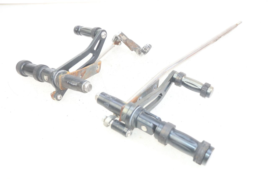 photo de PAR PLATINA DELANTERA DEL PIE DAELIM VL DAYSTAR 125 (2000 - 2011) - Vista principal