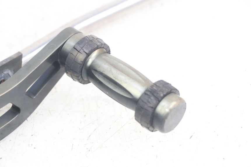 photo de PAR PLATINA DELANTERA DEL PIE DAELIM VL DAYSTAR 125 (2000 - 2011) - Características distintivas