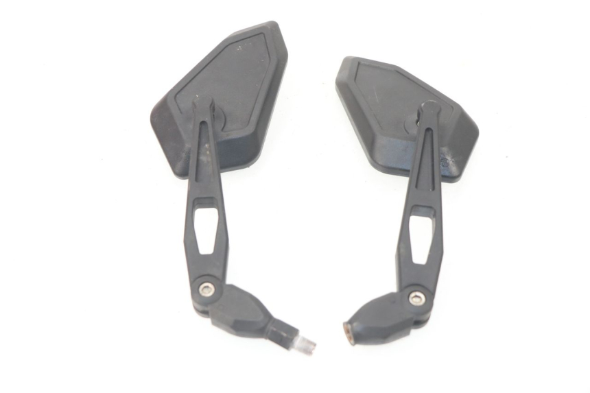 photo de RETROVISORES HONDA CBF 500 (2004 - 2007) - Detalles de los puntos de fijación