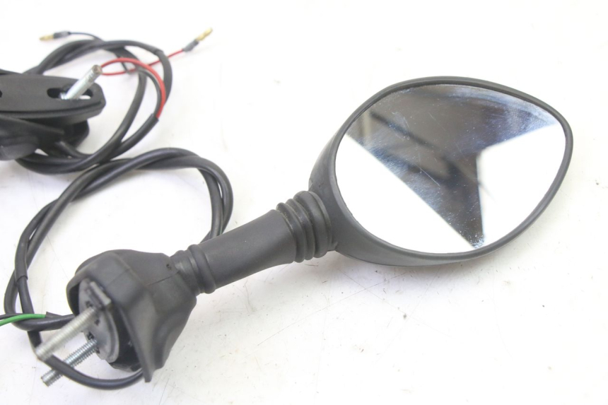 photo de RETROVISORES HONDA CBR RR FIREBLADE 900 (1992 - 1994) - Detalles de los puntos de fijación