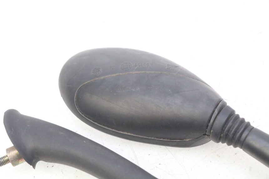 photo de PAR ESPEJOS RETROVISORES PIAGGIO FLY 100 (2006 - 2010) - Primer plano técnico